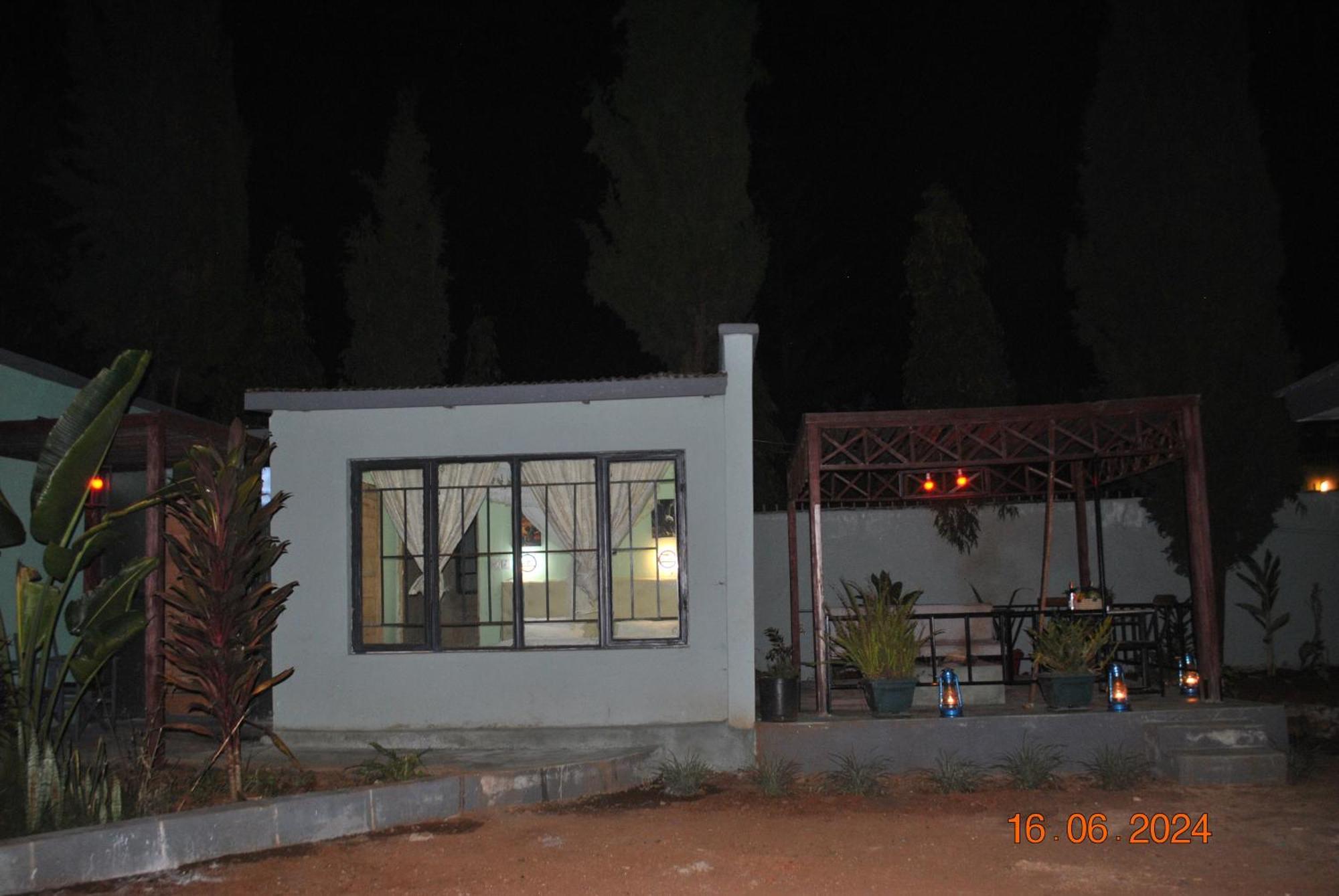 Ngorongoro Villa And Restaurant كاراتو المظهر الخارجي الصورة